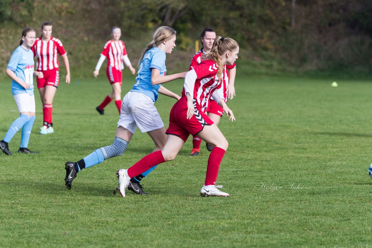 Bild 311 - wBJ TuS Tensfeld - SV Fortuna St. Juergen